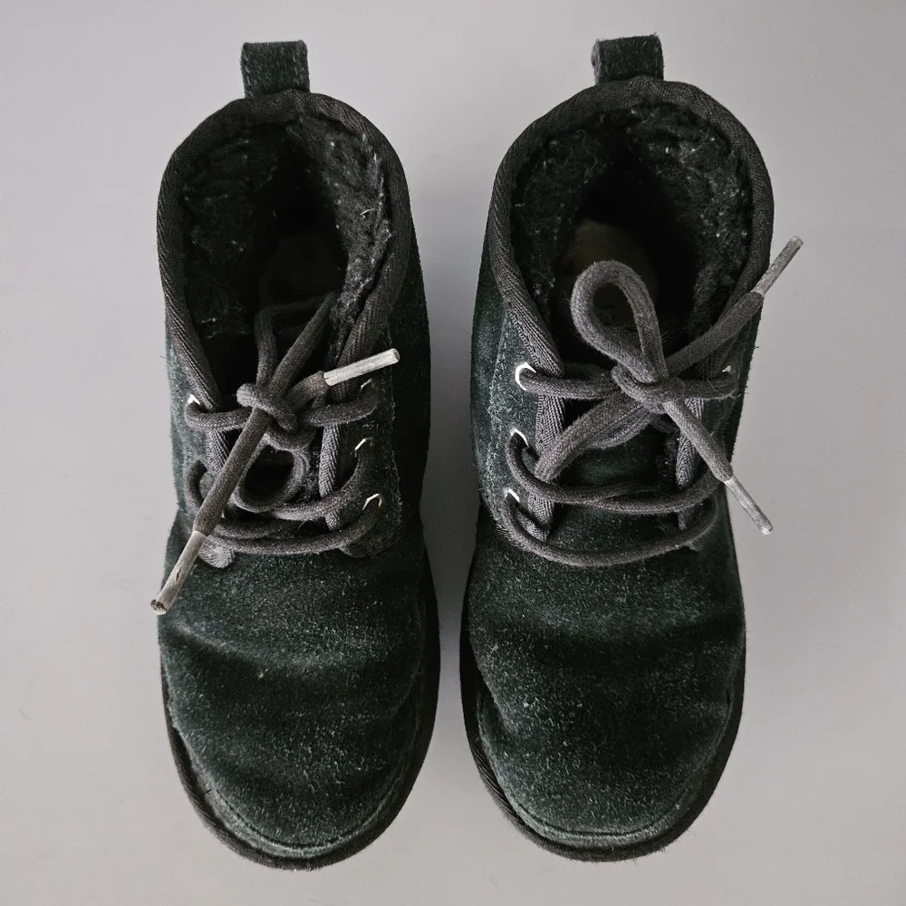 UGG Kids Neumel II Black Chukka Boots US 2 Toddler Suede Shearling Lace Up